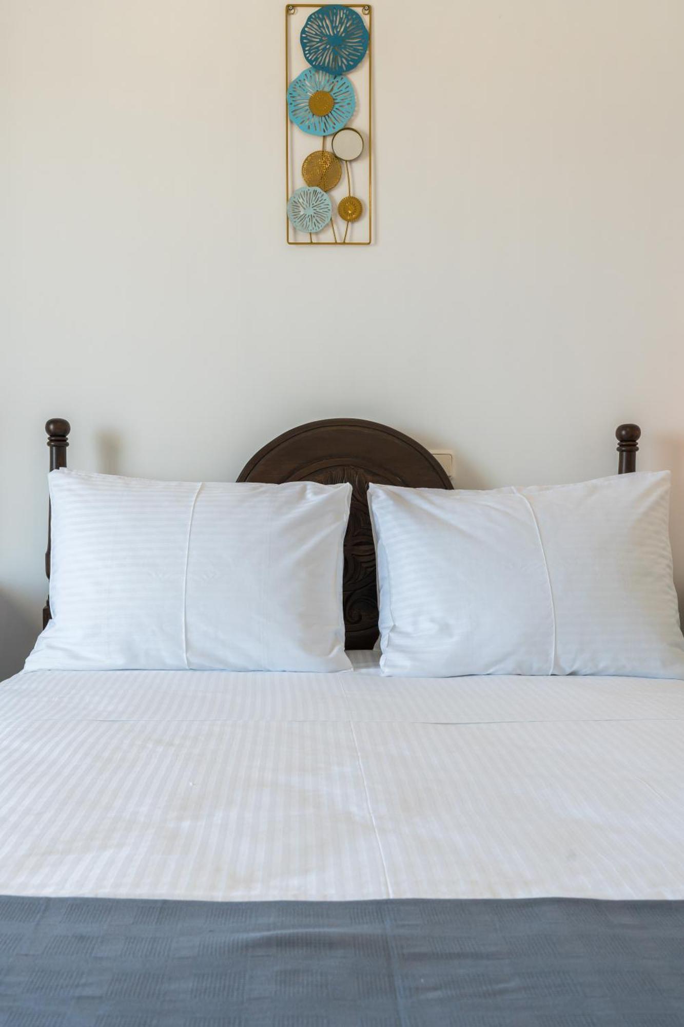 Blue Eyes Beach Villas Монолитос Экстерьер фото
