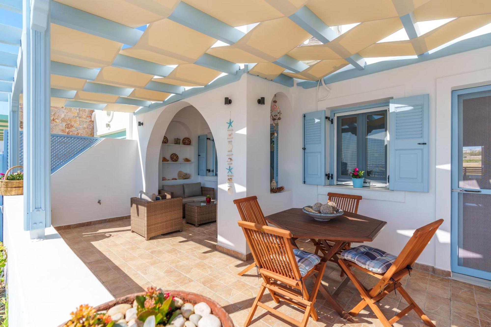 Blue Eyes Beach Villas Монолитос Экстерьер фото