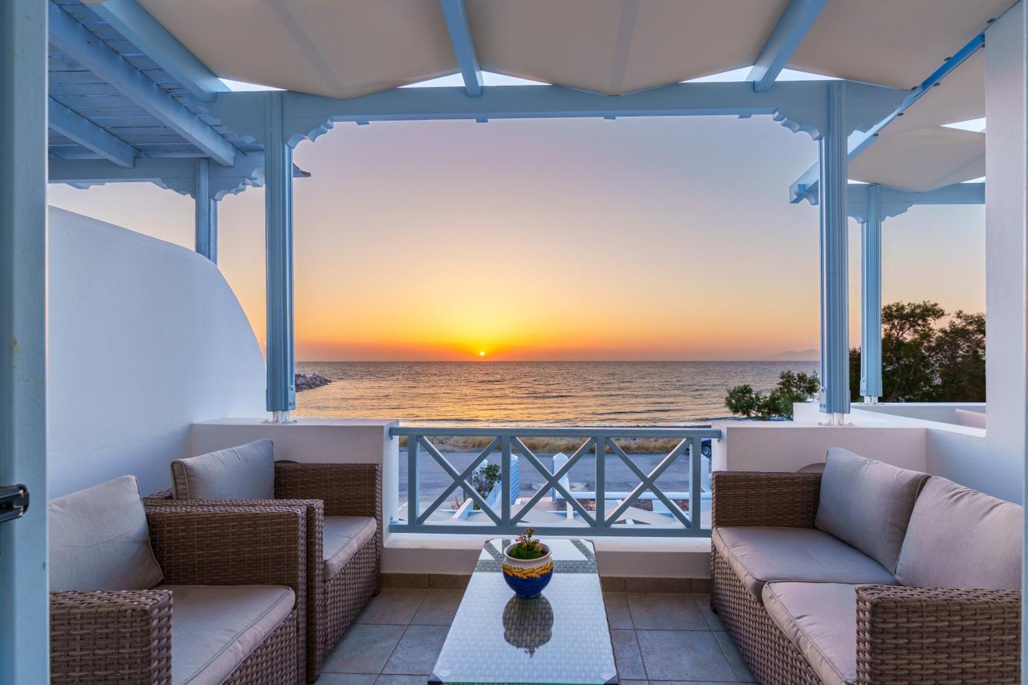 Blue Eyes Beach Villas Монолитос Экстерьер фото